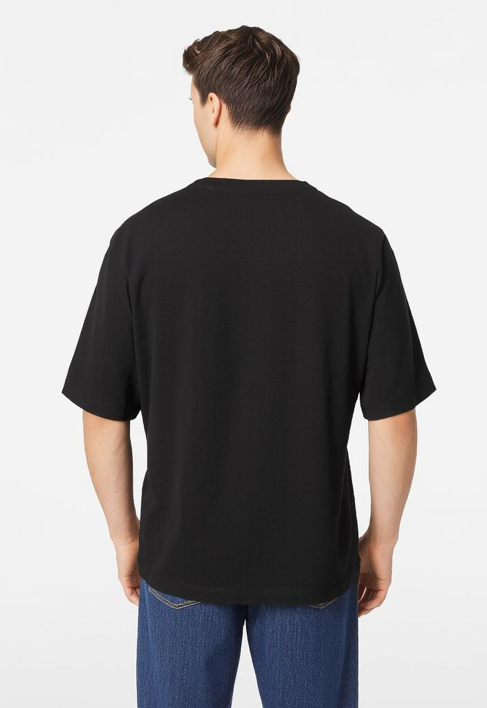 BLACK BASIC OVERSIZED TEE
