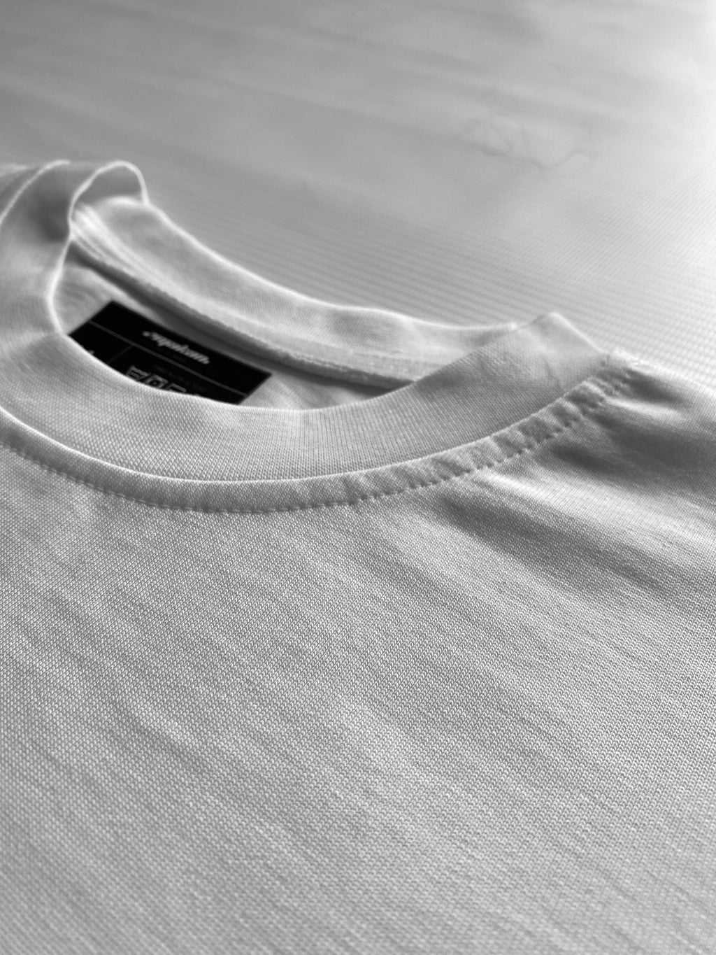 WHITE BASIC OVERSIZED TEE
