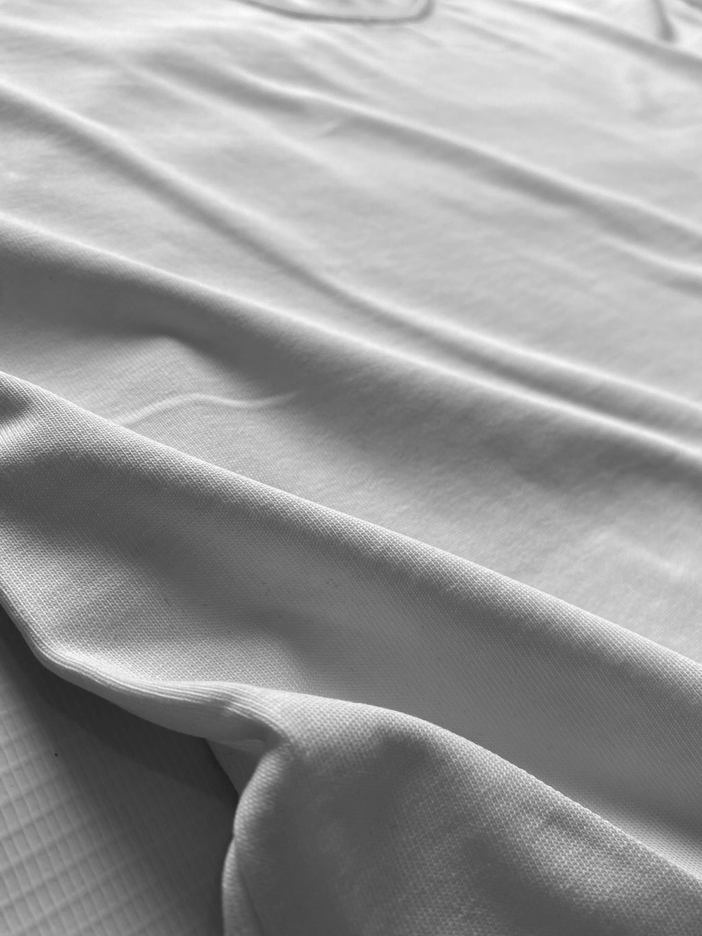 WHITE BASIC OVERSIZED TEE
