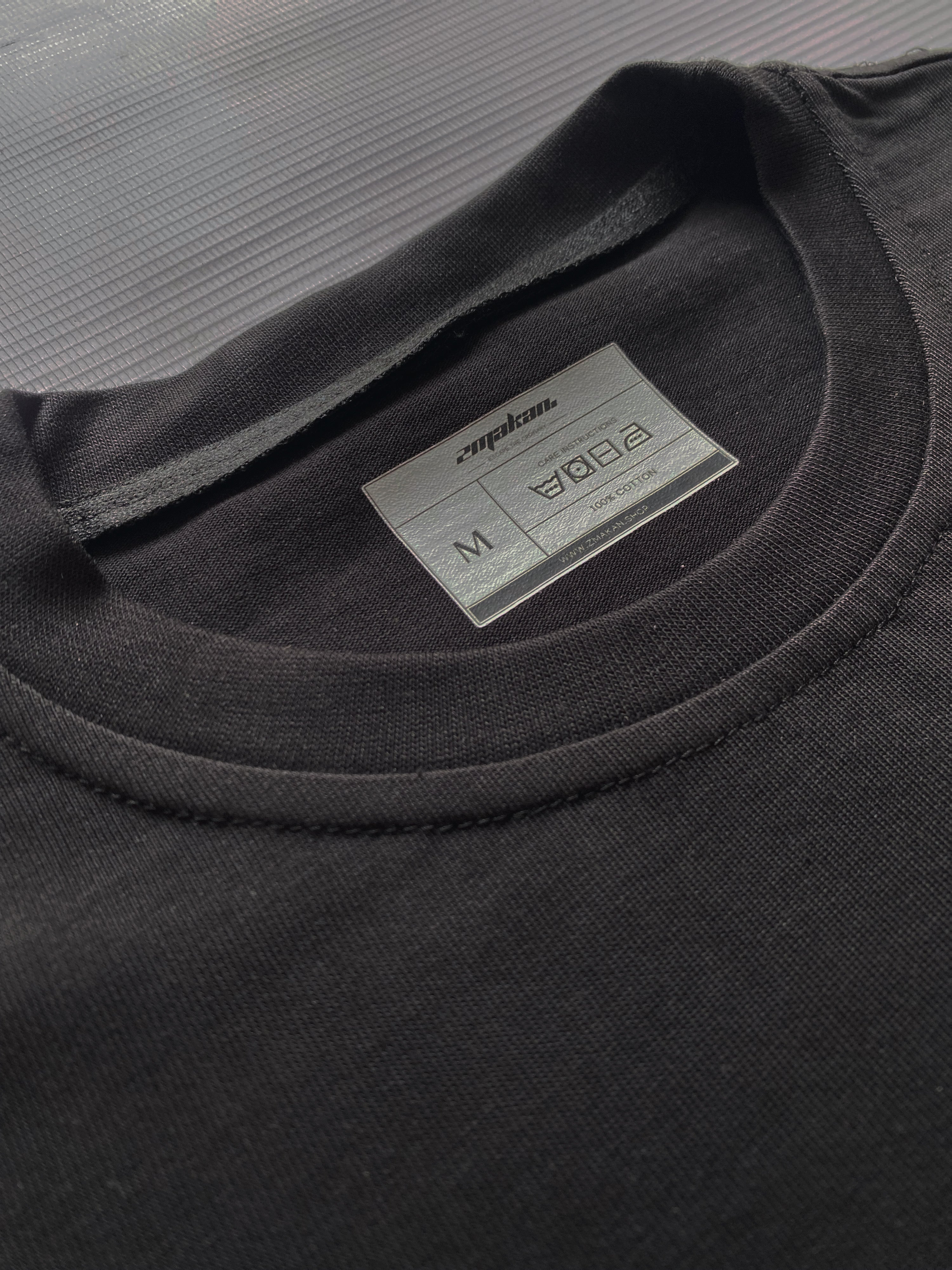 BLACK BASIC OVERSIZED TEE