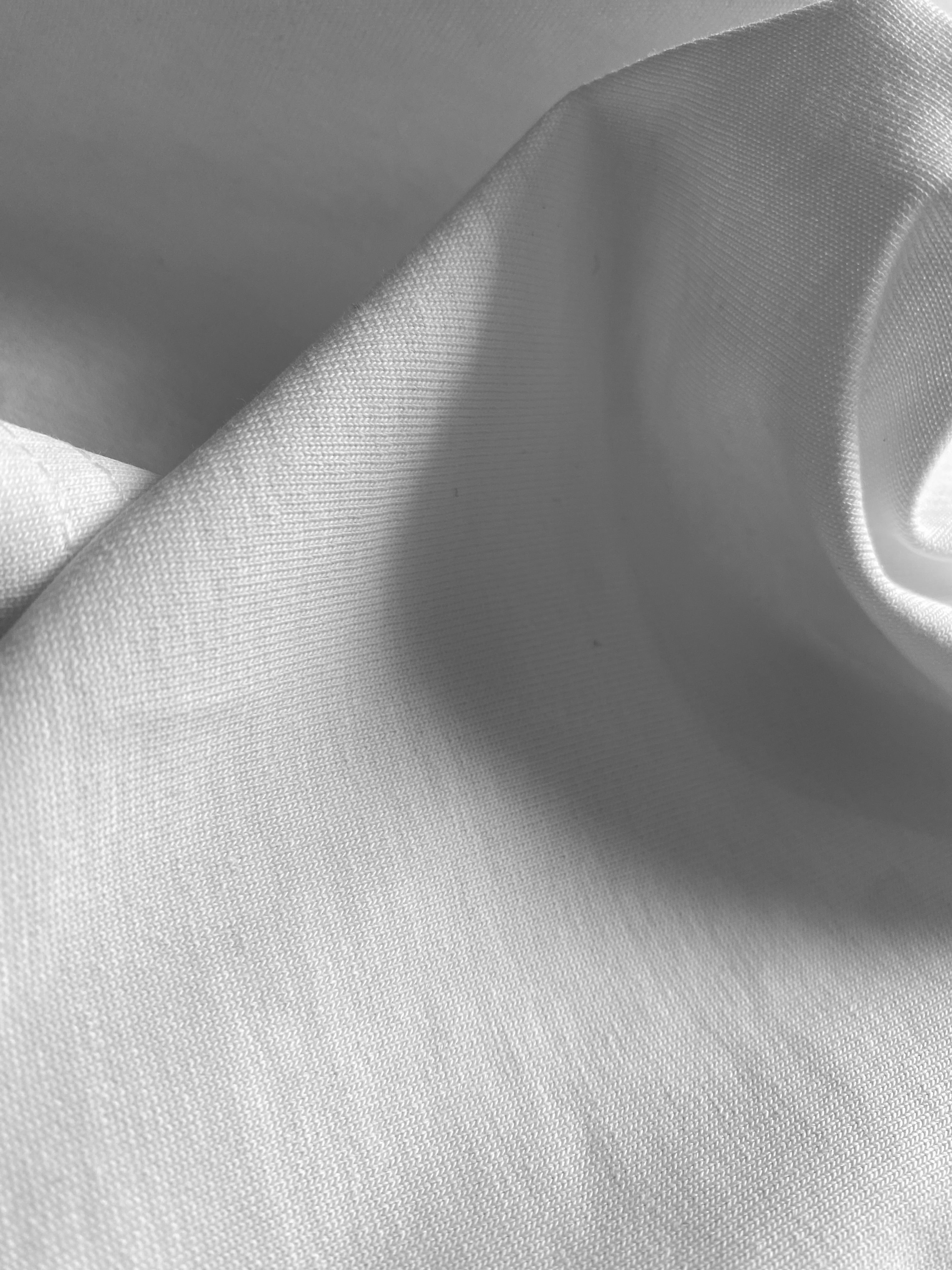 WHITE BASIC OVERSIZED TEE