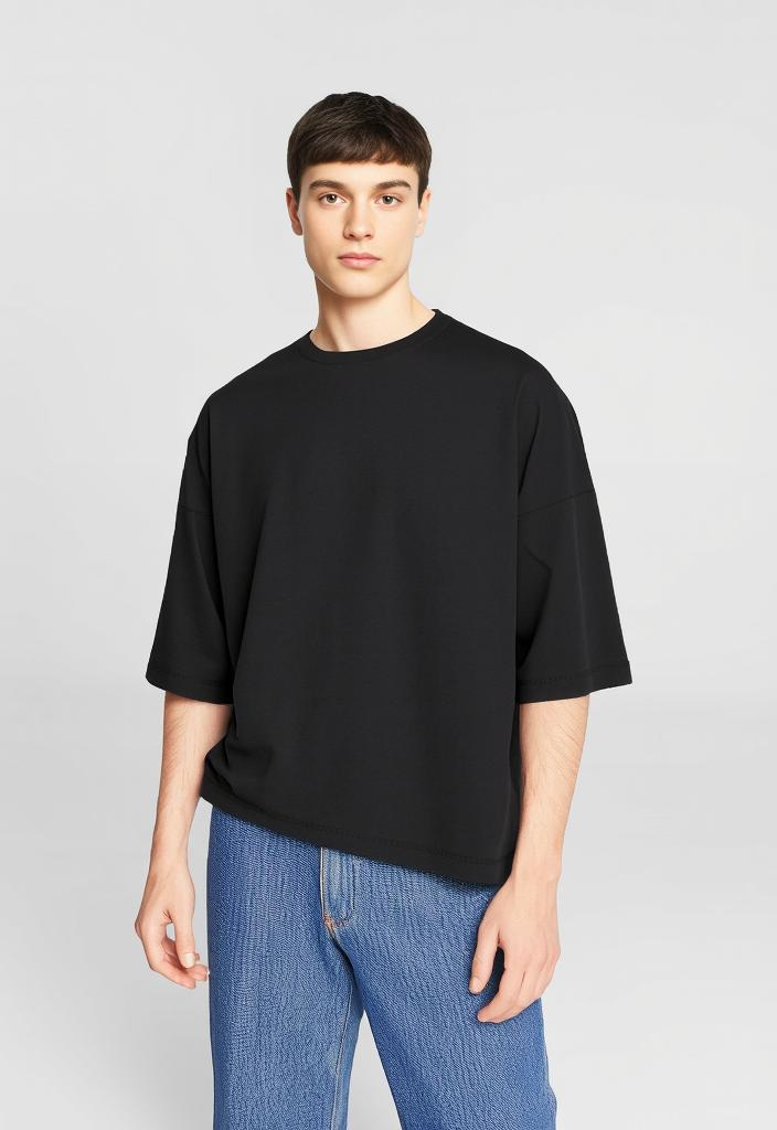 BLACK BASIC OVERSIZED TEE